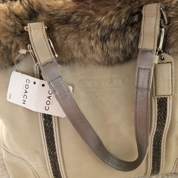 COACH Limited Edition Suede tote bag with Fox fur trim - Picture 3 of 8